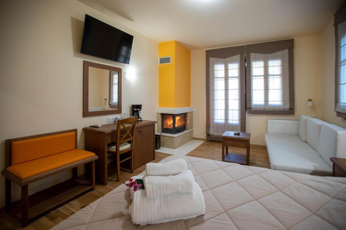 Rentinia Inn Rentína Buitenkant foto