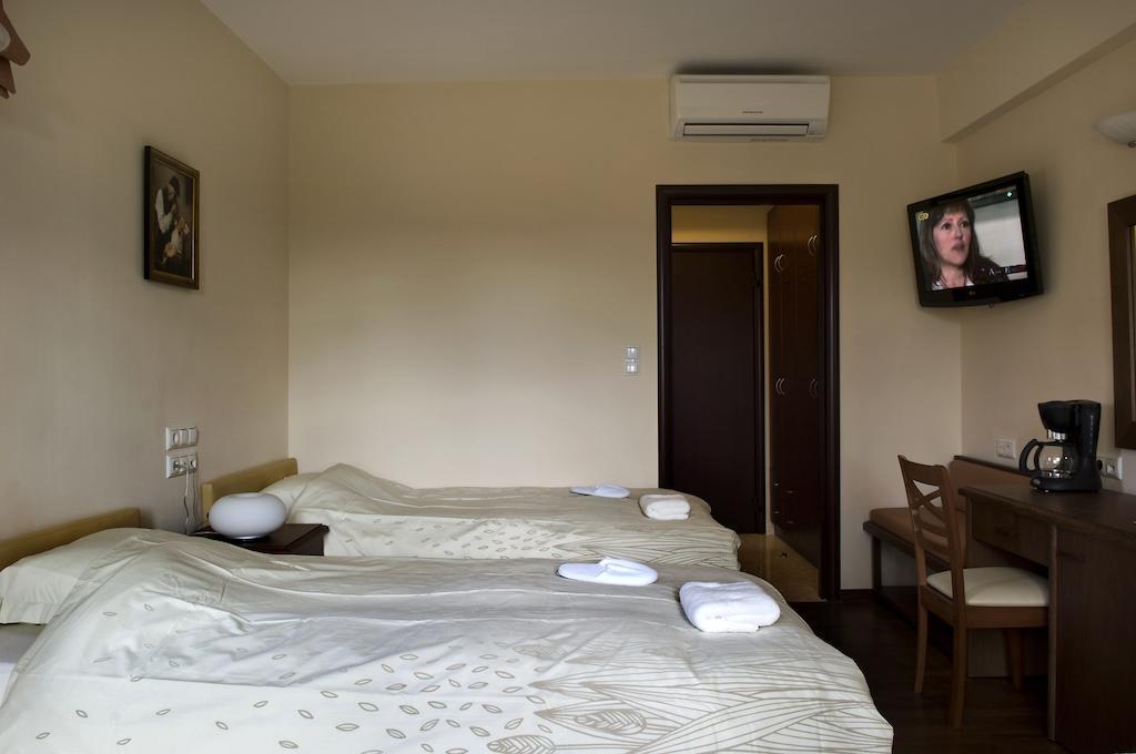 Rentinia Inn Rentína Buitenkant foto