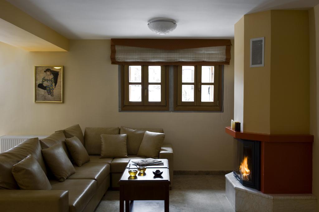 Rentinia Inn Rentína Buitenkant foto